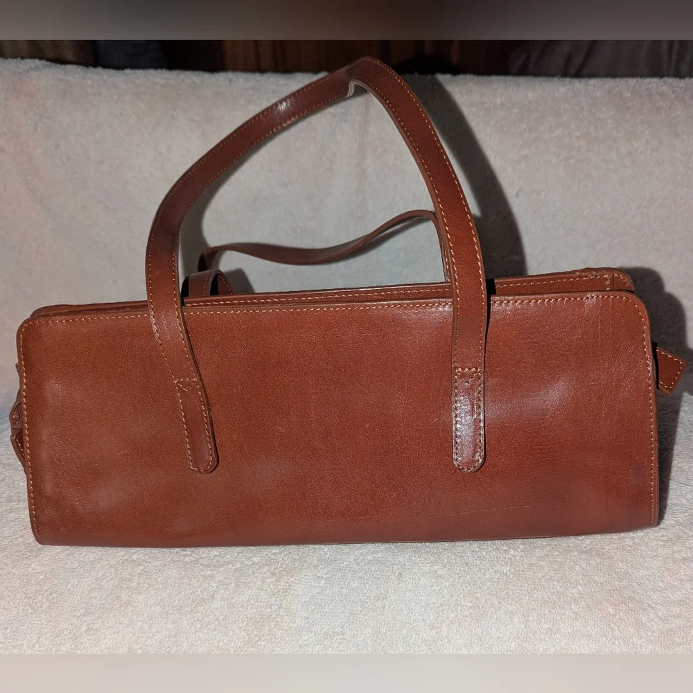 Borsetta Milano Elegant Brown Leather Shoulder Bag with Silver Detail